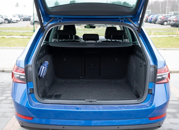 Skoda Superb cena 82900 przebieg: 140000, rok produkcji 2020 z Słupsk małe 37